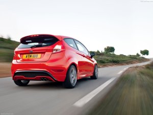 Ford-Fiesta_ST_2013_1280x960_wallpaper_21
